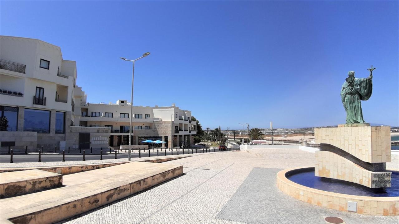 Potato Beach Apartment At Beach Front & Sea View Lagos Exterior photo