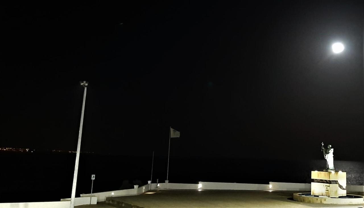 Potato Beach Apartment At Beach Front & Sea View Lagos Exterior photo