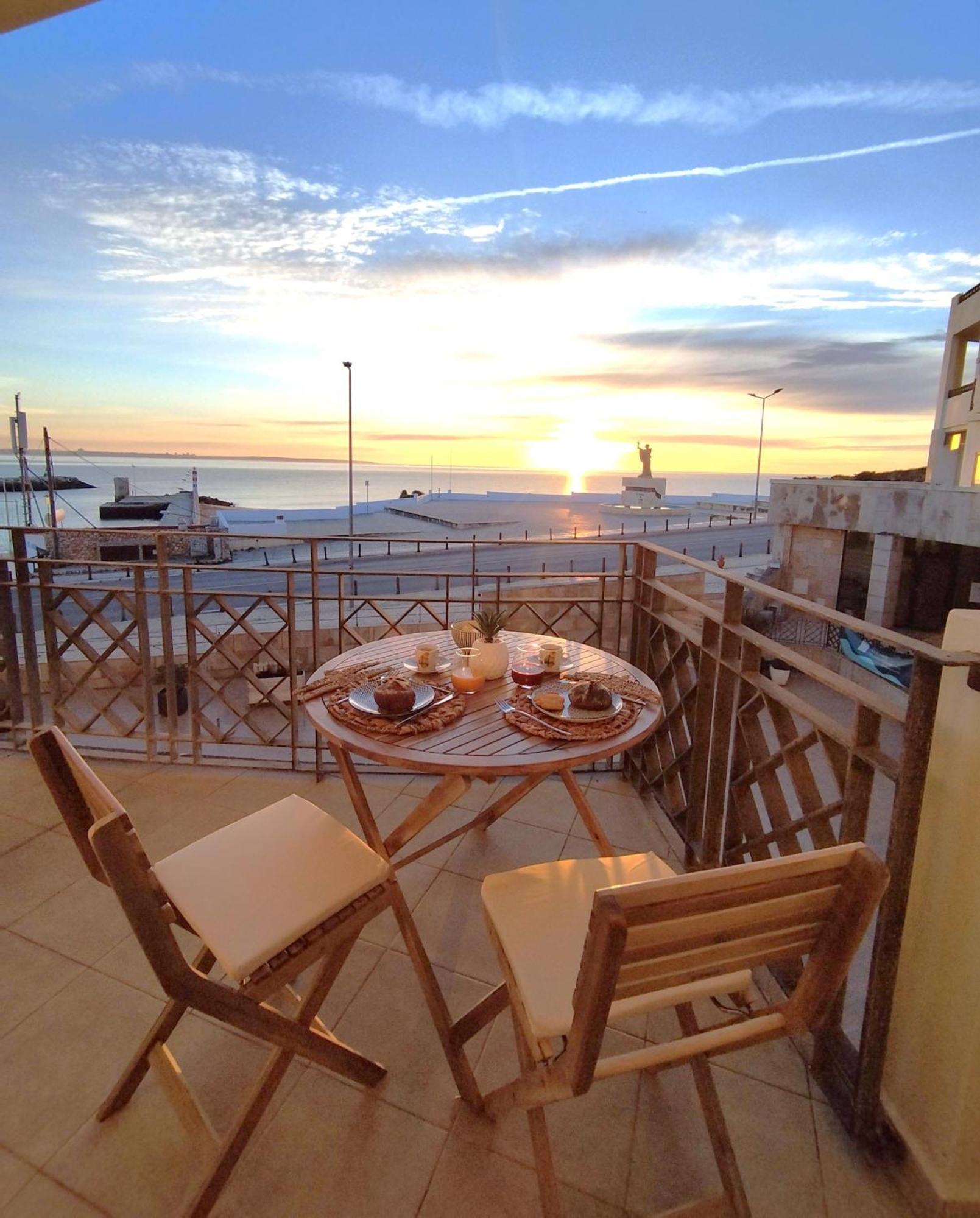 Potato Beach Apartment At Beach Front & Sea View Lagos Exterior photo